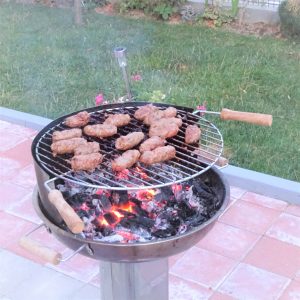 Gegrillte Cevapcici JOSIP im Ofenbrot