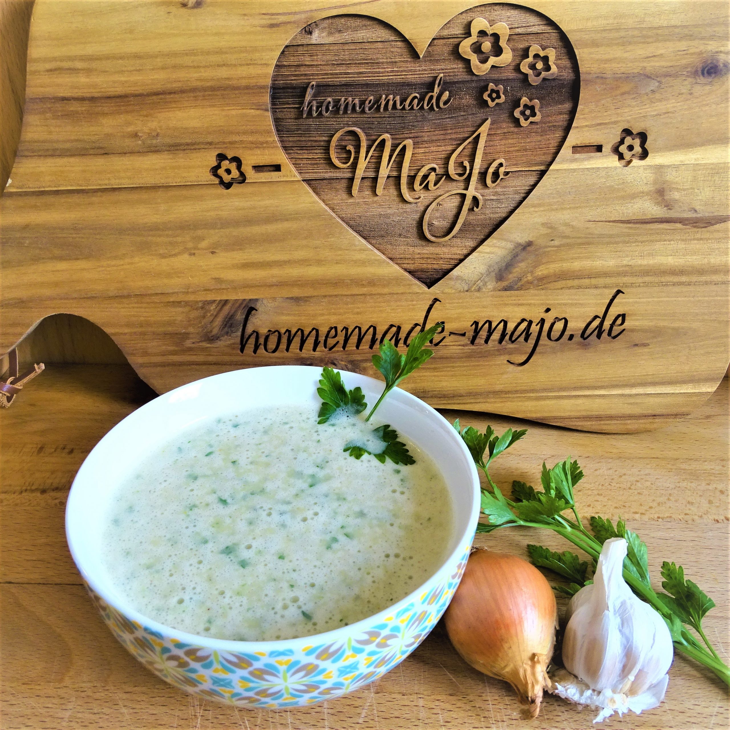 Petersiliensuppe-mit-Kartoffeln-und-Pastinake im Thermomix gekocht